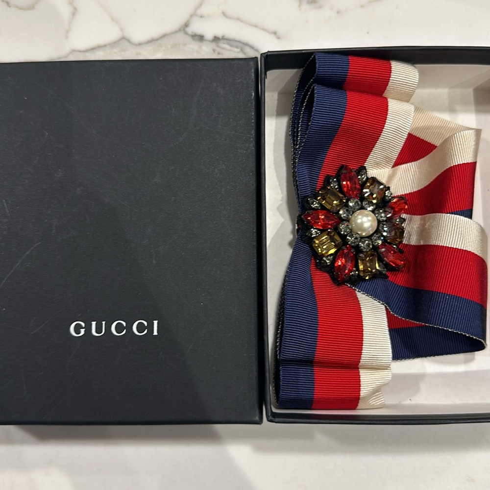 Gucci Ribbon Brooch - Picture 3 of 3